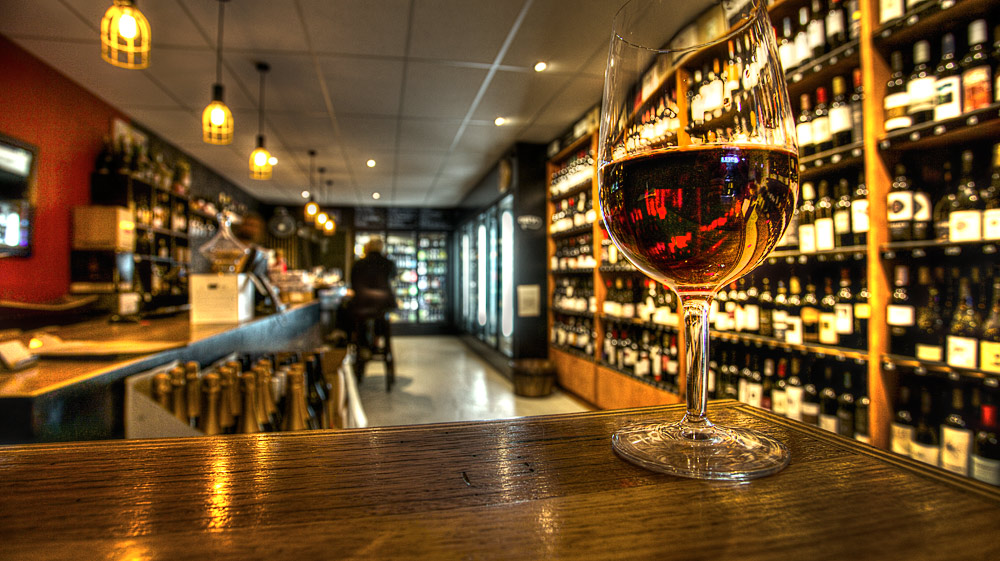 wine-shop-glass-of-red