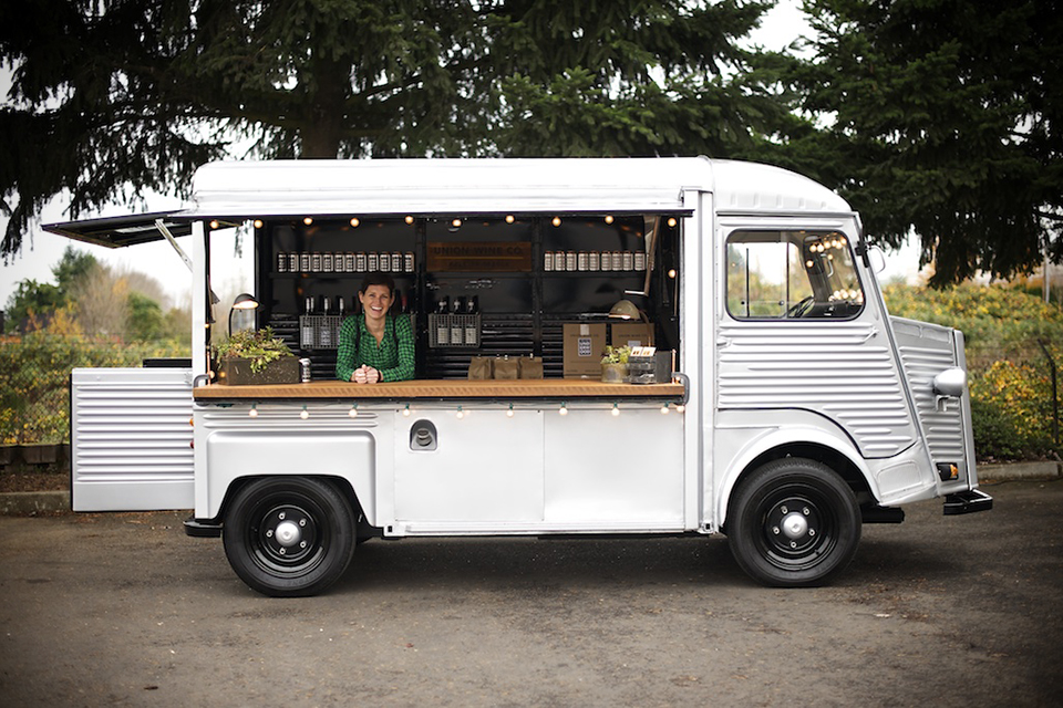 Wine-Tasting-Truck