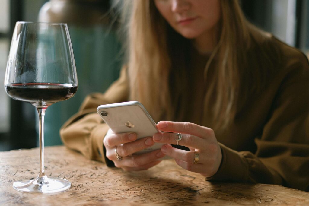 wine_app_mobile_phone_technology-1